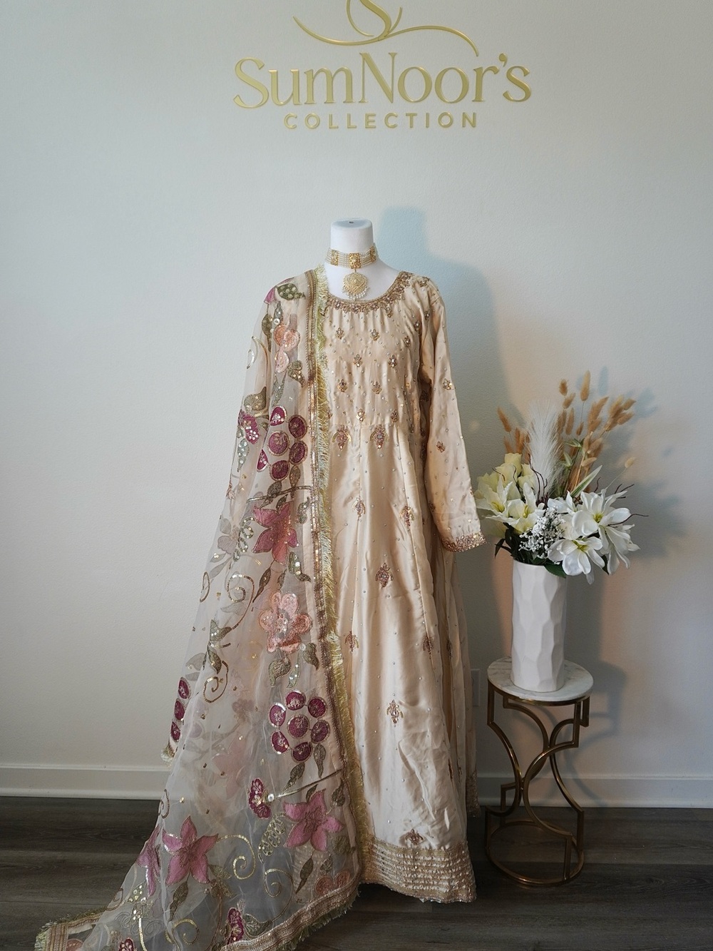 Pakistani Ivory Embroidered Women's Dress with Floral trendy viral Dupatta